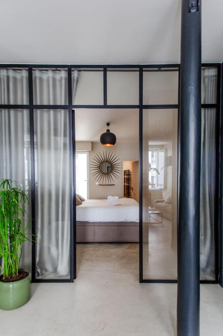 196 Dan - Superbe A Appartement Paris